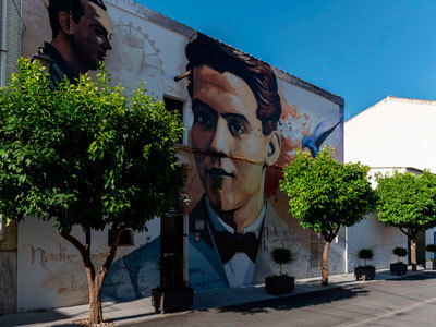 The mural on the facade of the house in Fuente Vaqueros, where the poet was born.