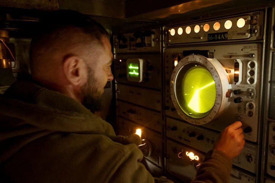 A soldier operates the Russian drone tracking system.
