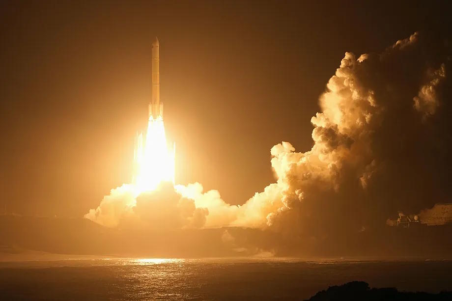 Launch of the probe from the Tanegashima Space Center.