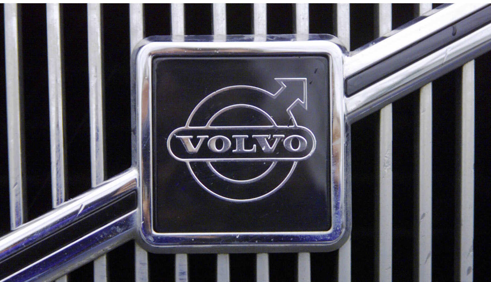 Volvo Cars takes center stage on a Black Friday.