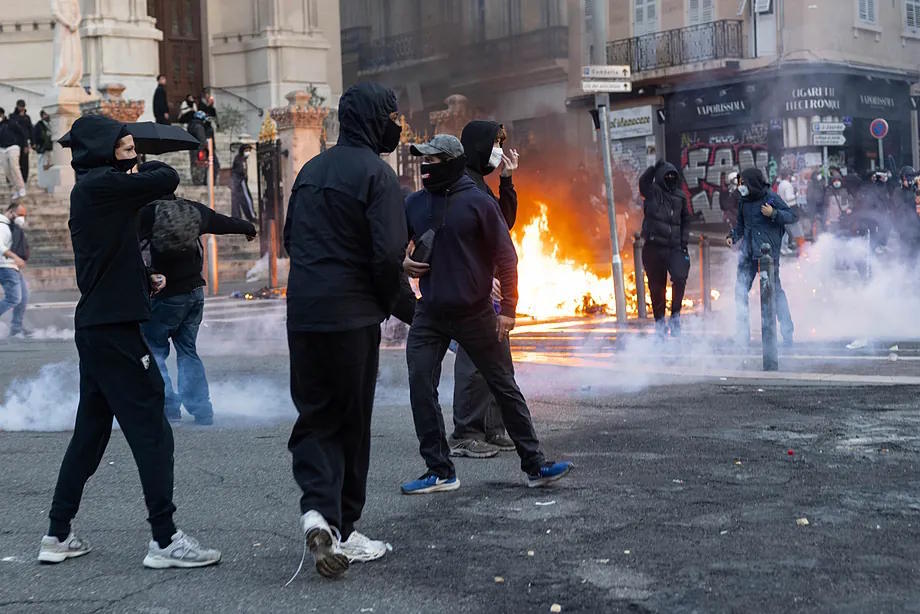 Several protesters are involved in altercations in the city center.
