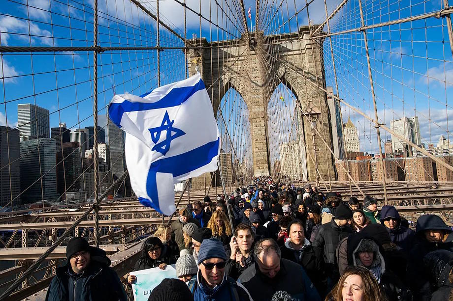Demonstrators cross the Brooklyn Bridge in solidarity with the Jewish community following a wave of attacks in 2020.